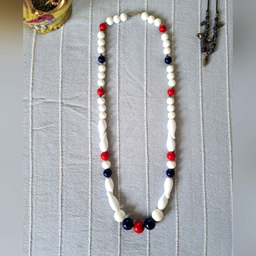 Vintage Red White Blue 4th of July Jewelry 30" Necklace 60s w Flame Shaped Beads